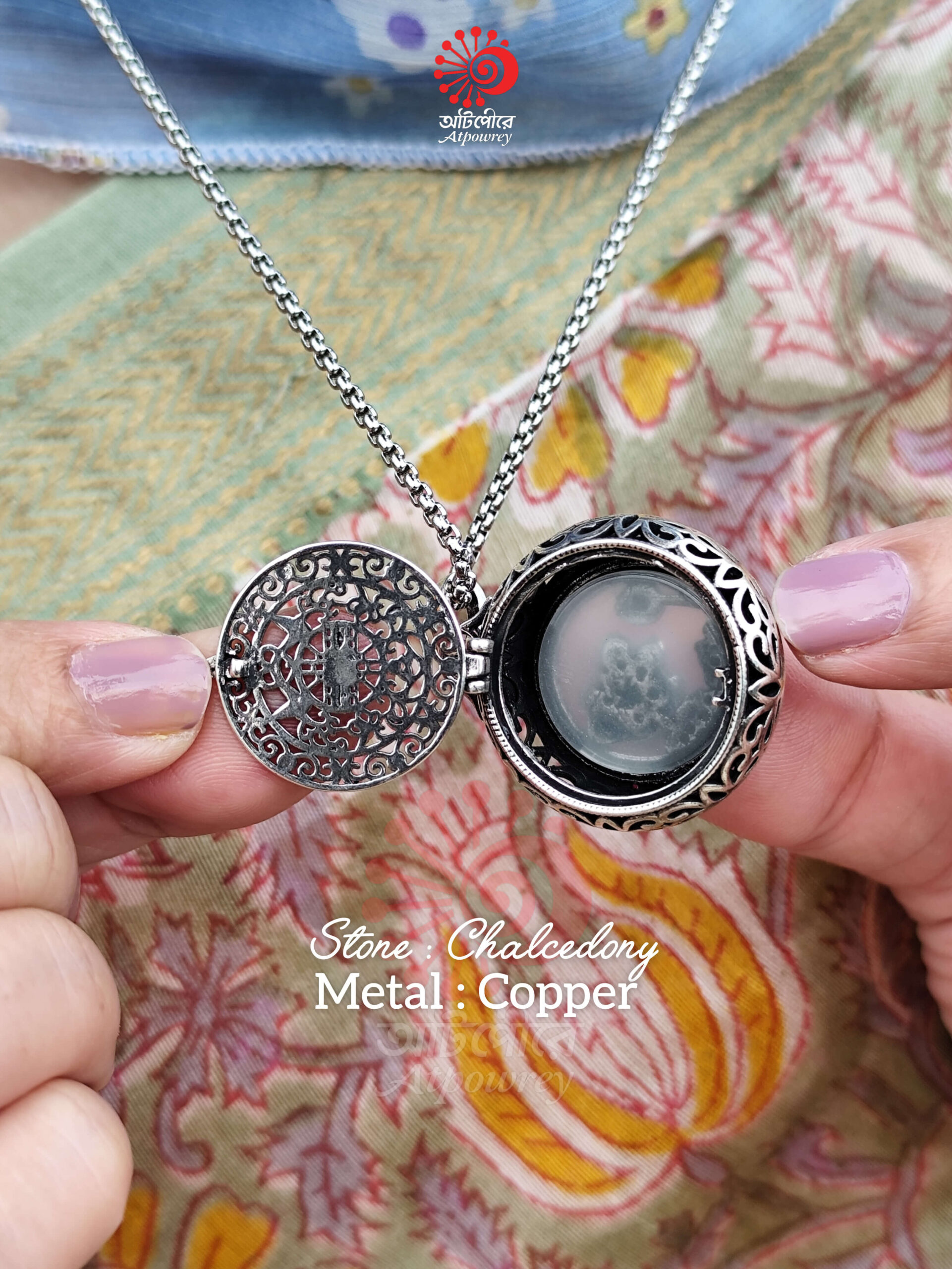 Neckpiece lovers- with beautiful enamel work. - Image 3